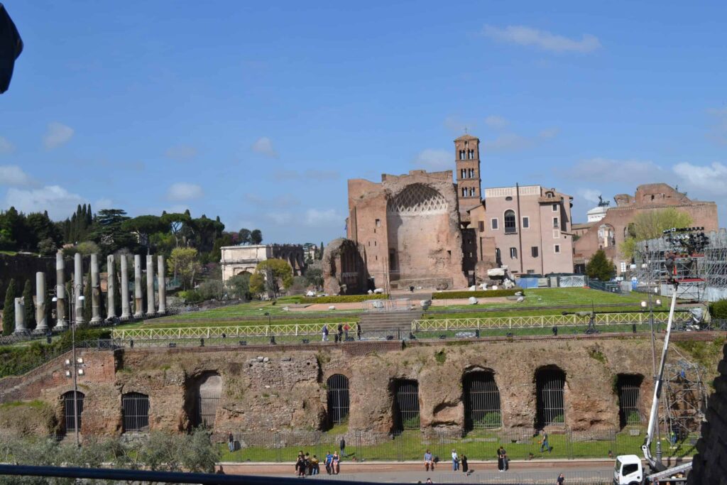 Forum Romanum fra Colosseum 