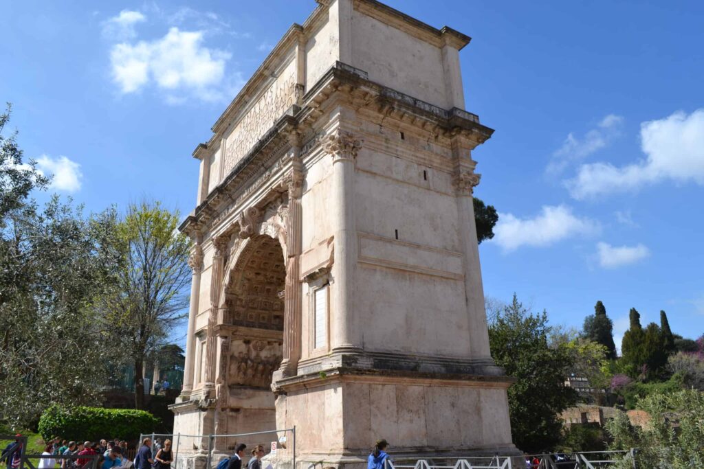 Titus buen er indgang til Forum Romanum