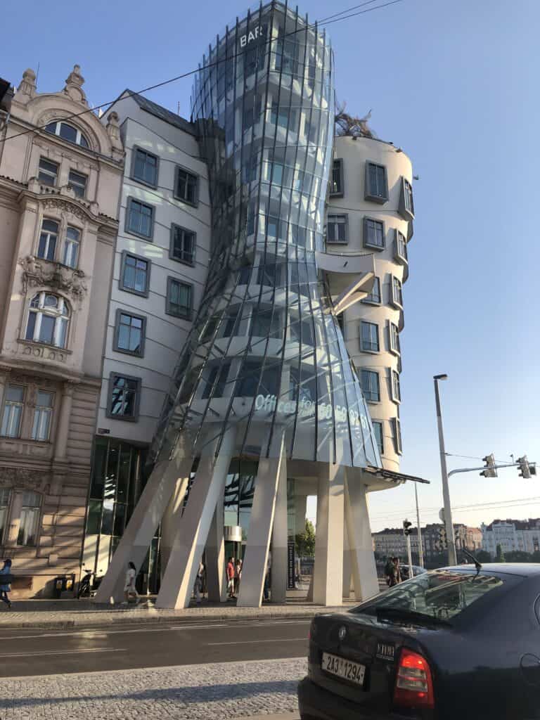 mig ved det dansende hus i prag