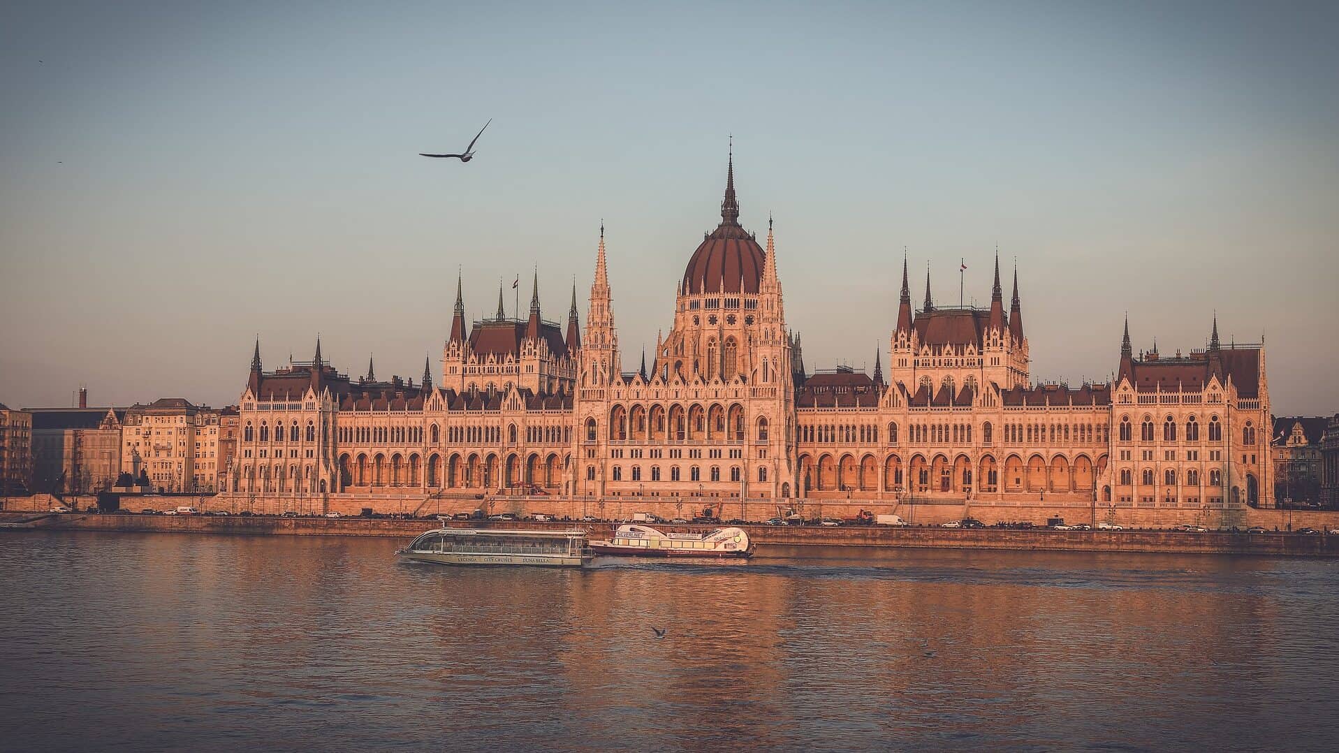 parlament kanalrundfart i budapest