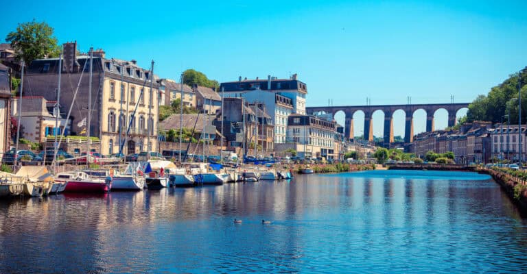 smuk bro og vand i Morlaix bretagne