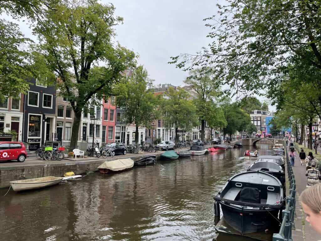 mig ved amsterdam og kanalrundfart