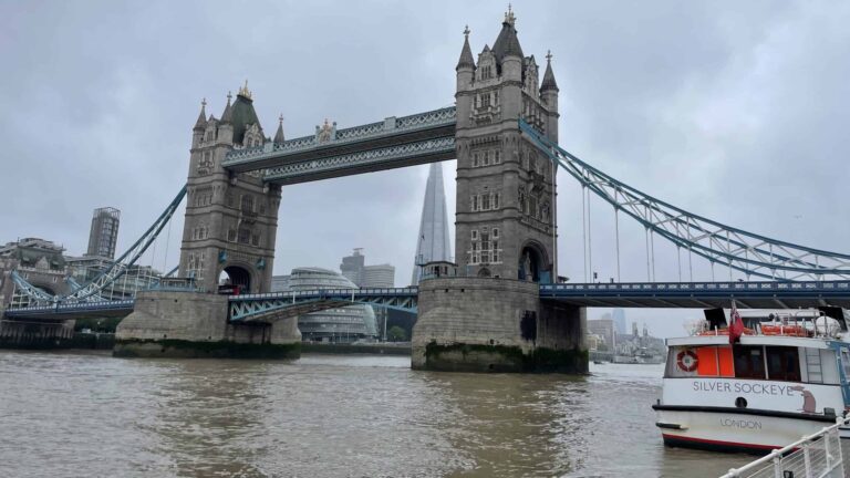 sightseeing themsen london tower bridge quay