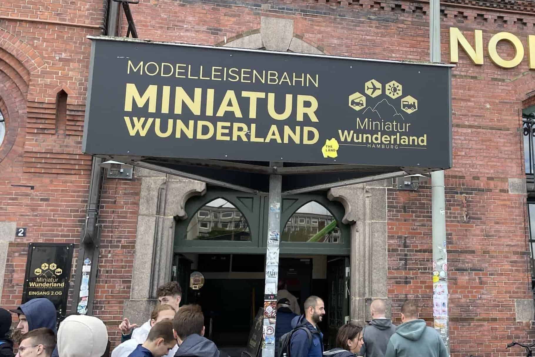 mig ved den smukke indgang til miniature wunderland