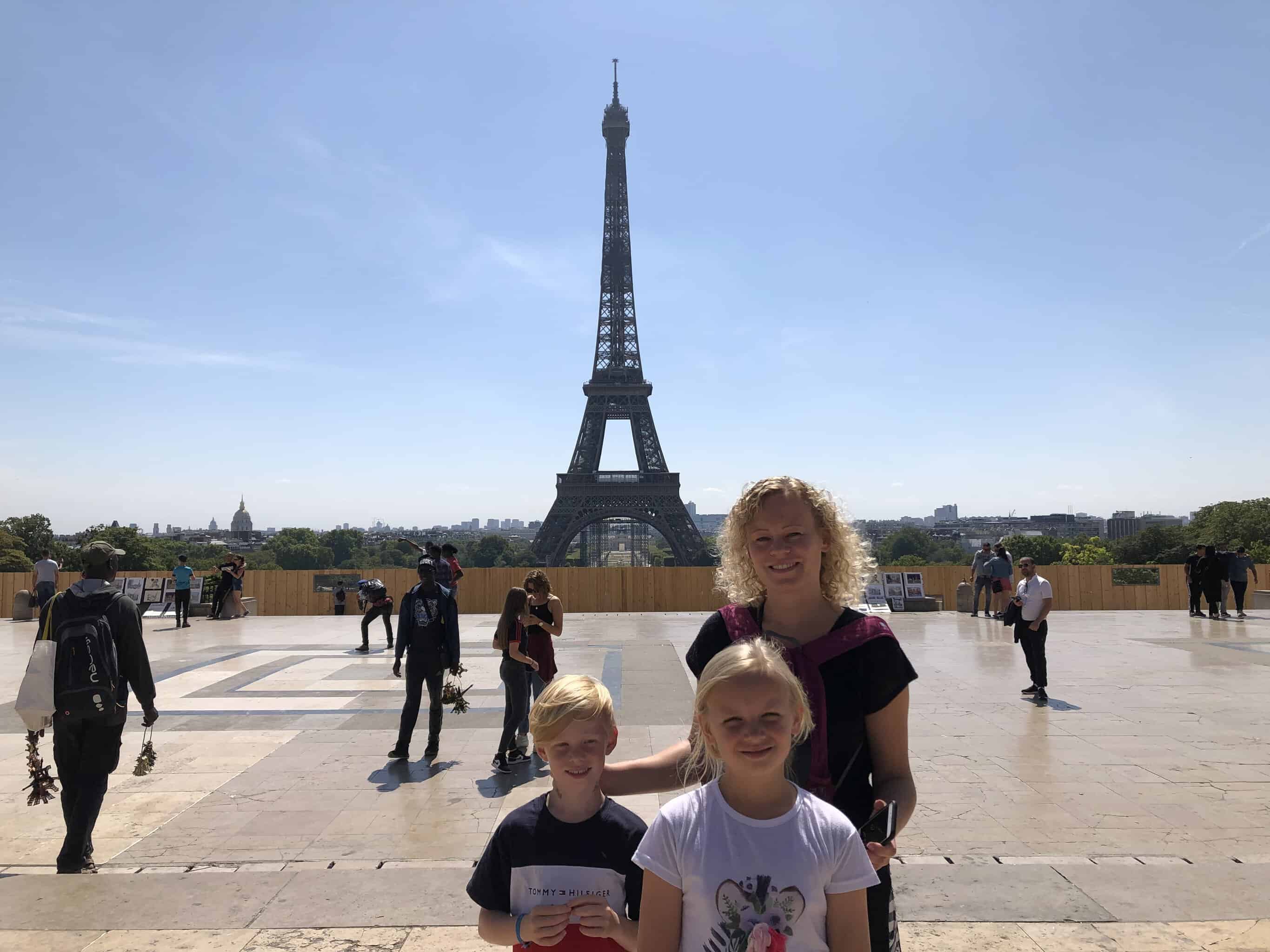 Placa du Trocadéro mig og familien